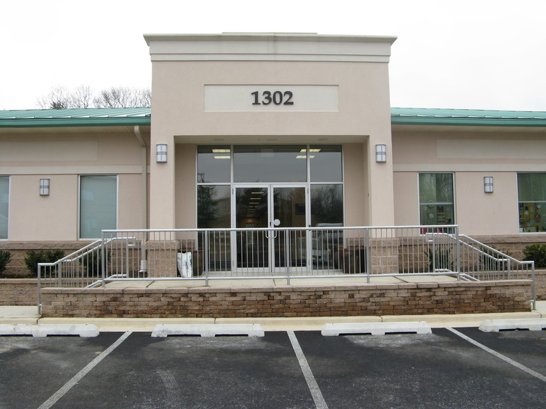 1302 Cronson Blvd, Crofton, MD en alquiler - Foto del edificio - Imagen 2 de 5