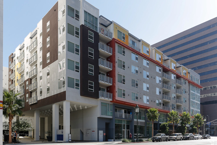 1111 Wilshire Blvd, Los Angeles, CA en alquiler - Foto del edificio - Imagen 1 de 58