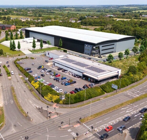 100 Latham Rd, Swindon en alquiler - Foto del edificio - Imagen 3 de 5