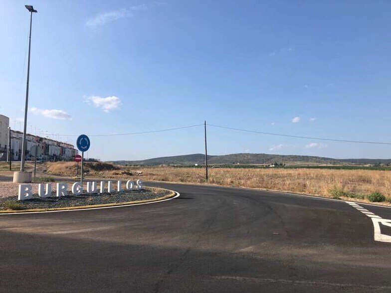 Terreno en Burguillos en venta - Foto del edificio - Imagen 2 de 19