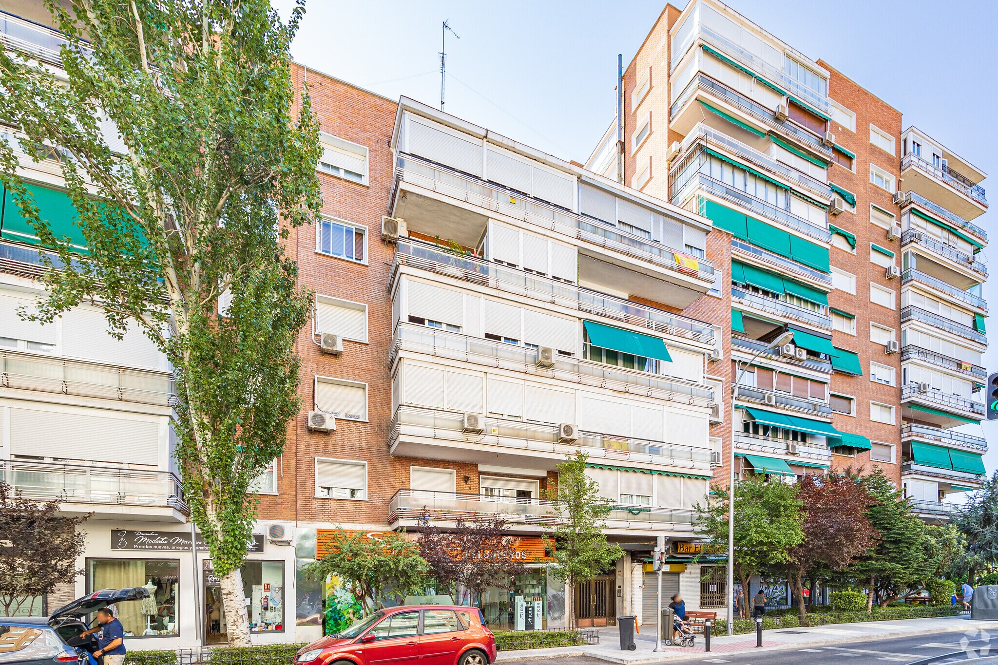 Avenida de Bruselas, 42, Madrid, Madrid en venta Foto del edificio- Imagen 1 de 1