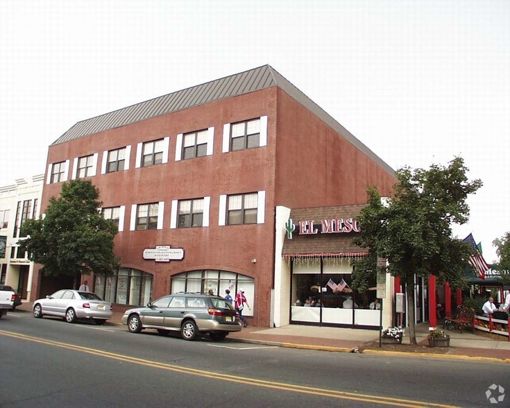 36 W Main St, Freehold, NJ en alquiler - Foto del edificio - Imagen 2 de 10