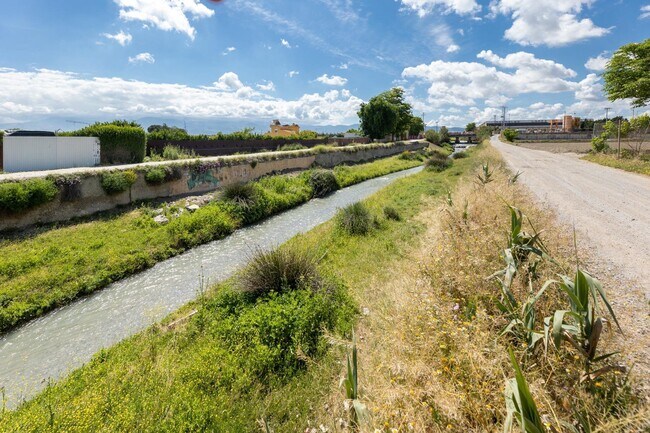 Más detalles de Calle Ramal del Río, Cúllar Vega - Terreno en venta