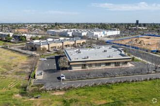 660 W Locust Ave, Fresno, CA - VISTA AÉREA  vista de mapa - Image1