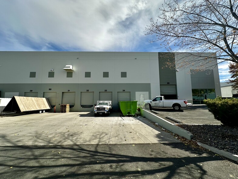 875 E Patriot Blvd, Reno, NV en alquiler - Foto del edificio - Imagen 3 de 6