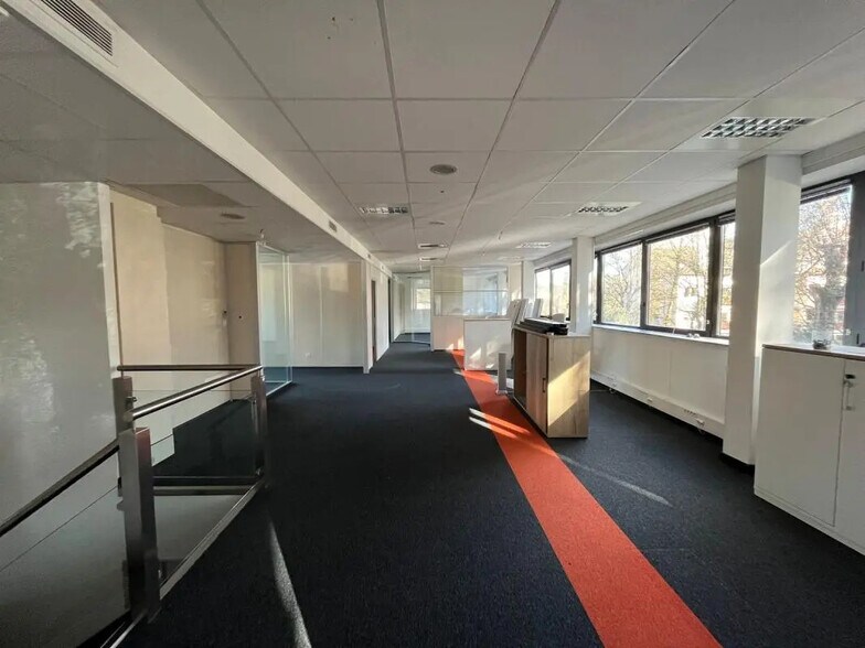 11 Chemin Des Petites Brosses, Caluire-et-Cuire en alquiler - Foto del edificio - Imagen 3 de 13