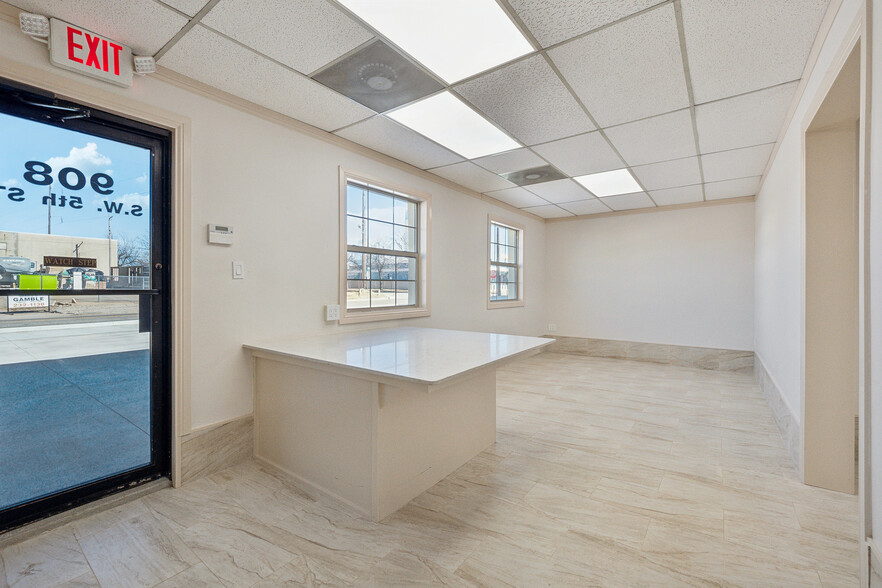 908 SW 5th St, Oklahoma City, OK en venta - Foto del edificio - Imagen 3 de 33