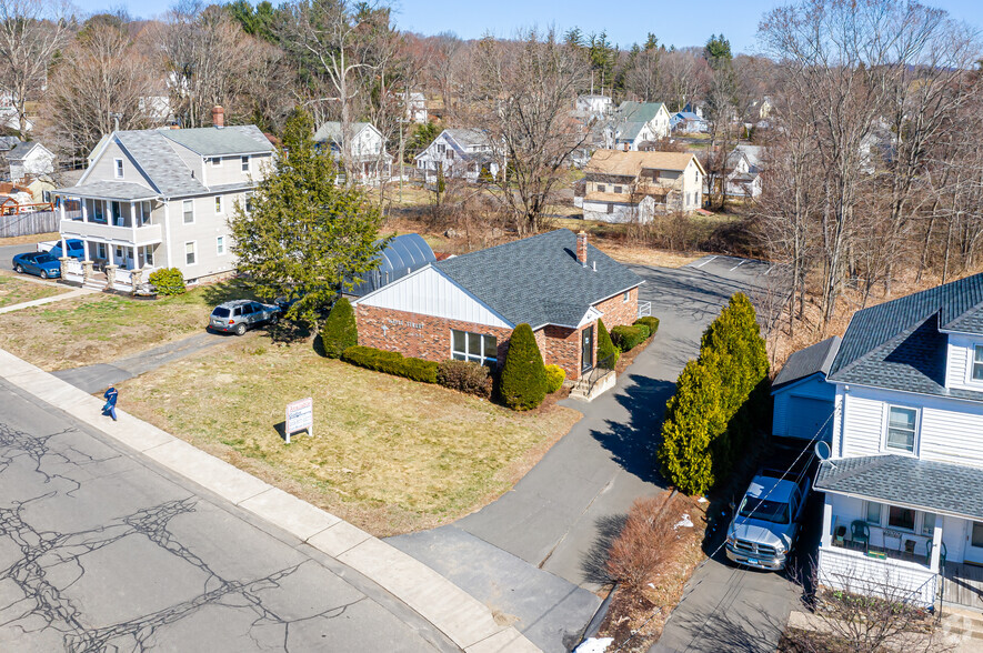 14 Maple St, Terryville, CT en alquiler - Foto del edificio - Imagen 3 de 16