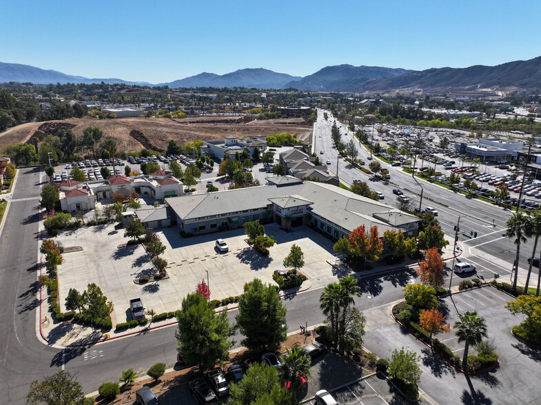 26770 Ynez Ct, Temecula, CA en venta - Foto del edificio - Imagen 1 de 18