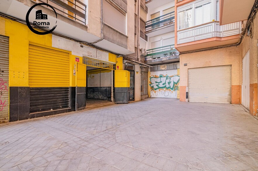 Local en Granada, Granada en venta - Foto del edificio - Imagen 3 de 23