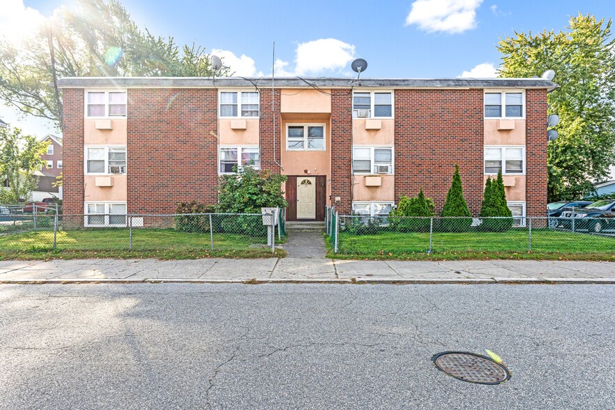 25 Margaret St, Pawtucket, RI en venta - Foto del edificio - Imagen 1 de 33