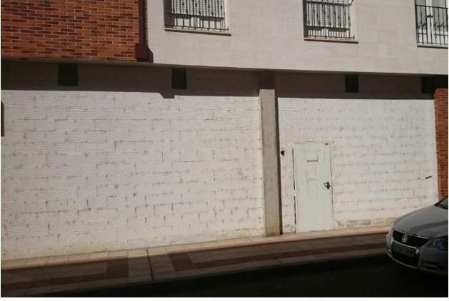 Local en San Andrés del Rabanedo, León en venta - Foto del edificio - Imagen 2 de 4