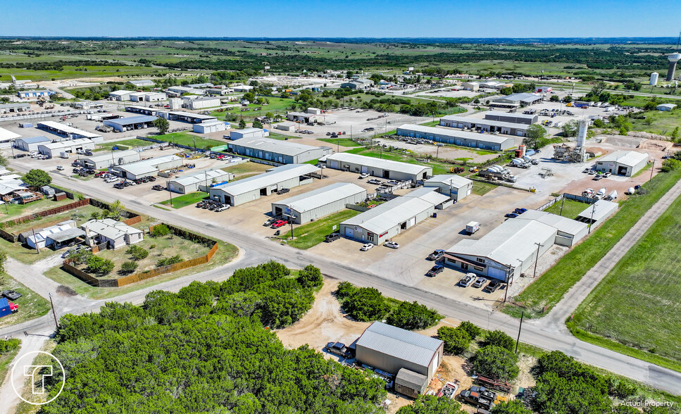 Old Granbury Industrial Park cartera de 11 inmuebles en venta en LoopNet.es - Foto del edificio - Imagen 3 de 6