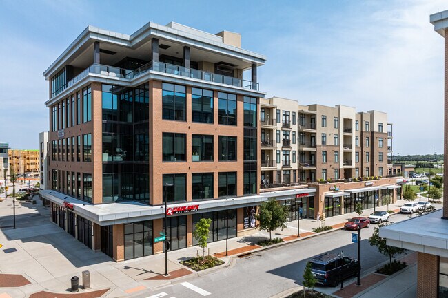 Más detalles de W 87th St Pky, Lenexa, KS - Varios usos en alquiler