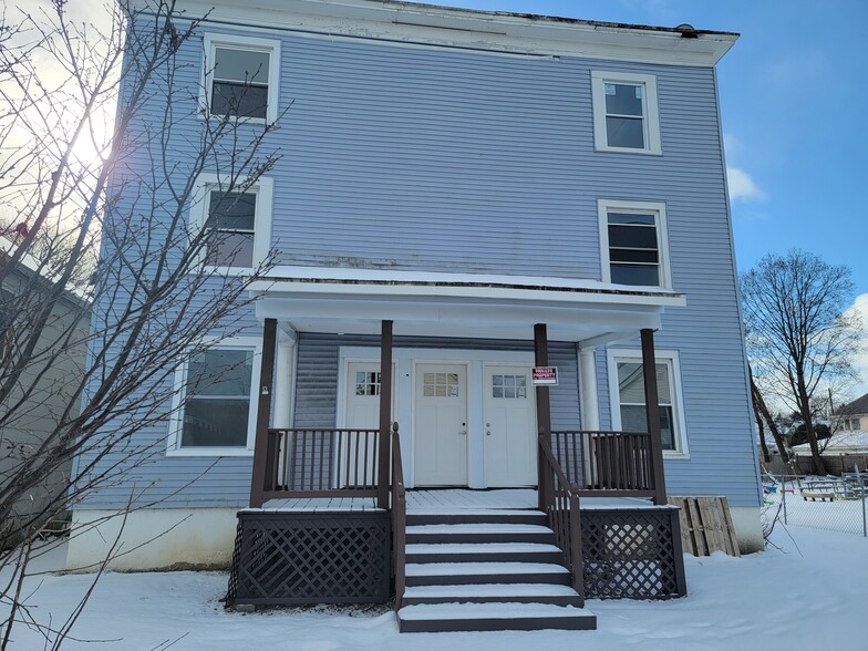 61 Thorp St, Binghamton, NY en venta - Foto principal - Imagen 1 de 12