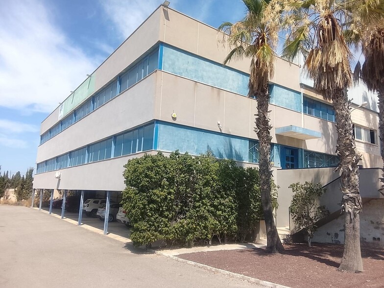Nave en Elche en venta - Foto del edificio - Imagen 2 de 28