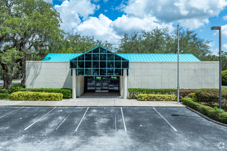 15302 Amberly Dr, Tampa, FL en venta - Foto del edificio - Imagen 3 de 26