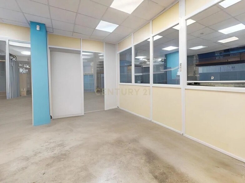 Nave en Alcalá de Henares, Madrid en venta - Foto del edificio - Imagen 2 de 12