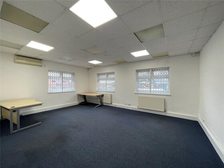 45 Tallon Rd, Brentwood en alquiler - Foto del edificio - Imagen 2 de 9