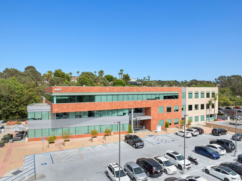 440 Stevens Ave, Solana Beach, CA en alquiler - Foto del edificio - Imagen 2 de 7