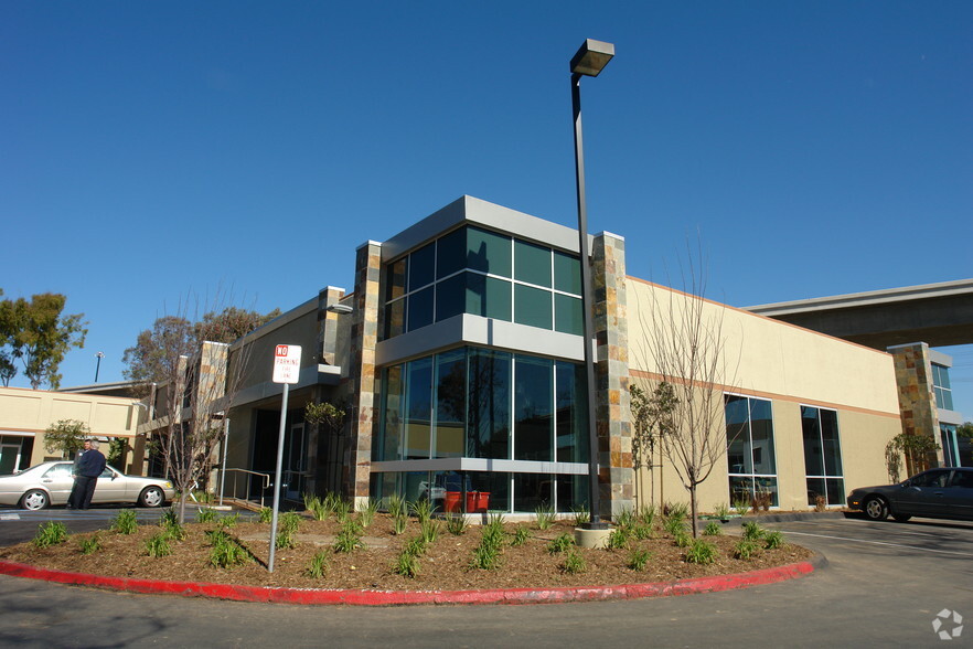 11199 Sorrento Valley Rd, San Diego, CA en alquiler - Foto del edificio - Imagen 2 de 14