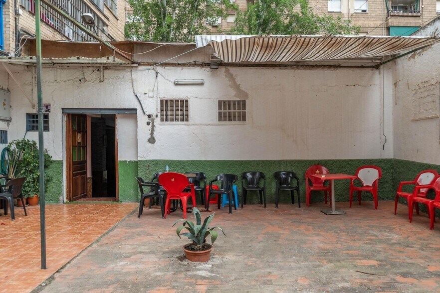 Local en Granada, Granada en venta - Foto del edificio - Imagen 3 de 26