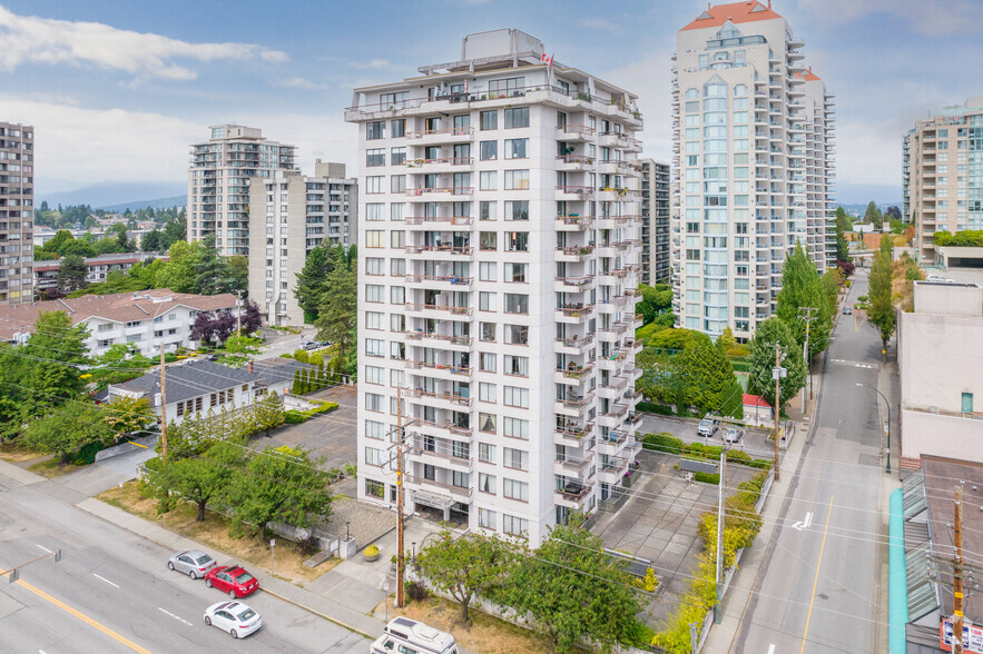 621 Eighth St, New Westminster, BC en venta - Foto del edificio - Imagen 3 de 5