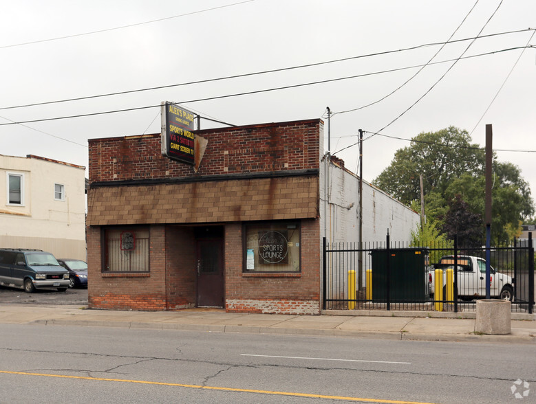 279 Kenilworth Ave N, Hamilton, ON en alquiler - Foto del edificio - Imagen 2 de 6