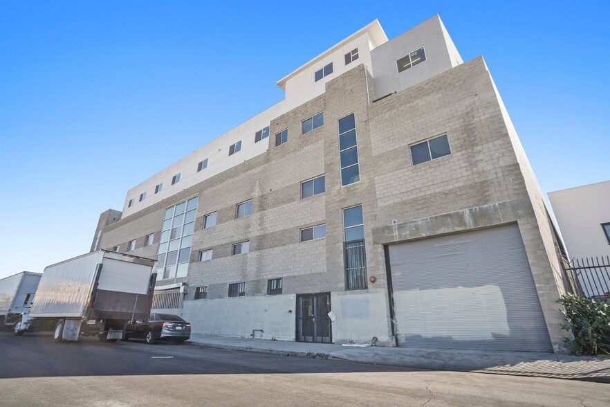 746-756 Ceres Ave, Los Angeles, CA en alquiler - Foto del edificio - Imagen 1 de 15