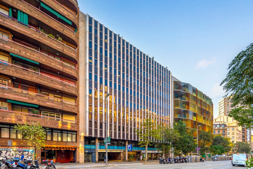 Carrer d'Aragó, 208, Barcelona, Barcelona en alquiler - Foto del edificio - Imagen 2 de 2