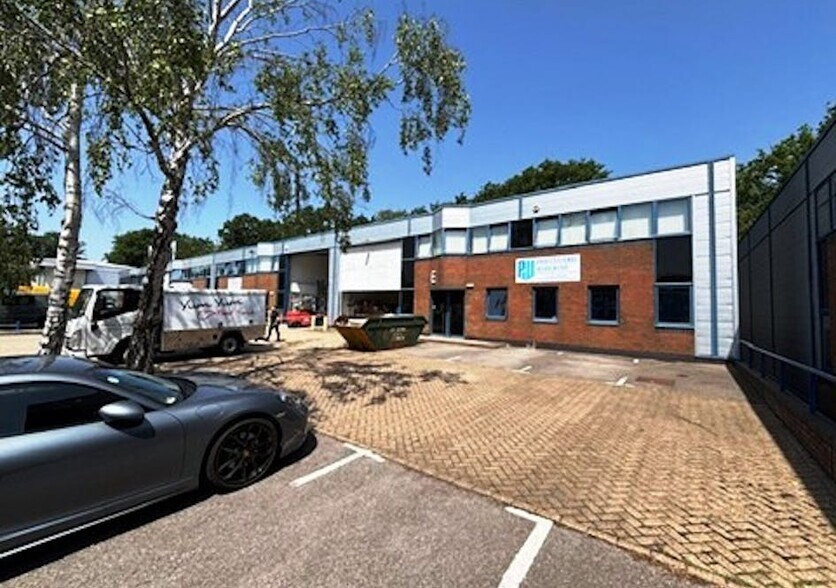 Wade Rd, Basingstoke en alquiler - Foto del edificio - Imagen 2 de 3