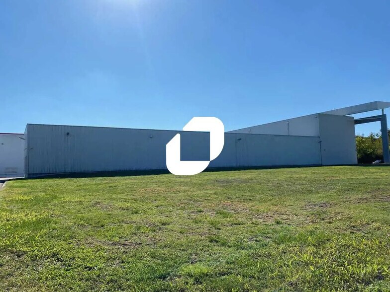 301 Rue Denis Papin, Villefontaine en alquiler - Foto del edificio - Imagen 3 de 14