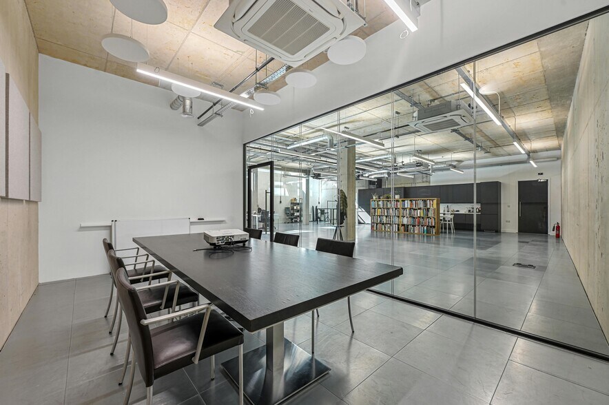 1-6 Centric Clos, London en alquiler - Foto del interior - Imagen 2 de 8