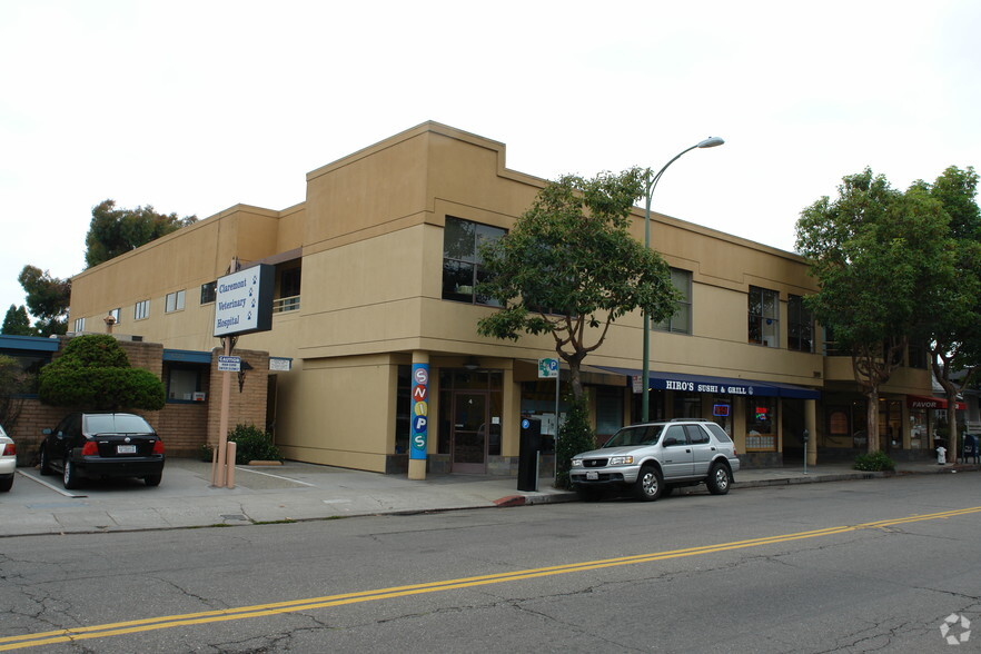 5335-5337 College Ave, Oakland, CA en alquiler - Foto del edificio - Imagen 2 de 2