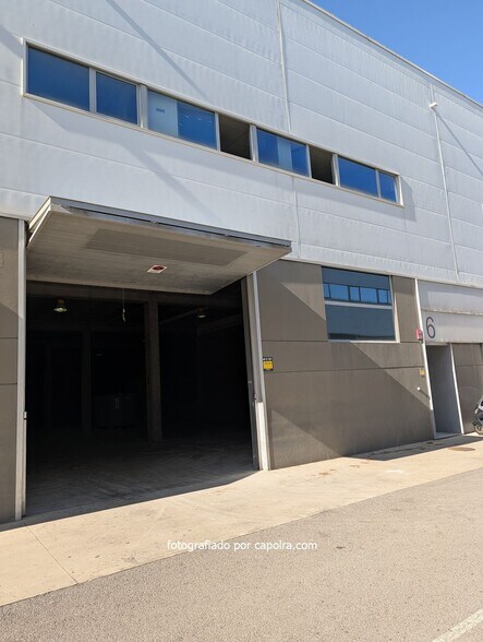 Nave en Sant Feliu de Llobregat, Barcelona en venta - Foto del edificio - Imagen 3 de 40
