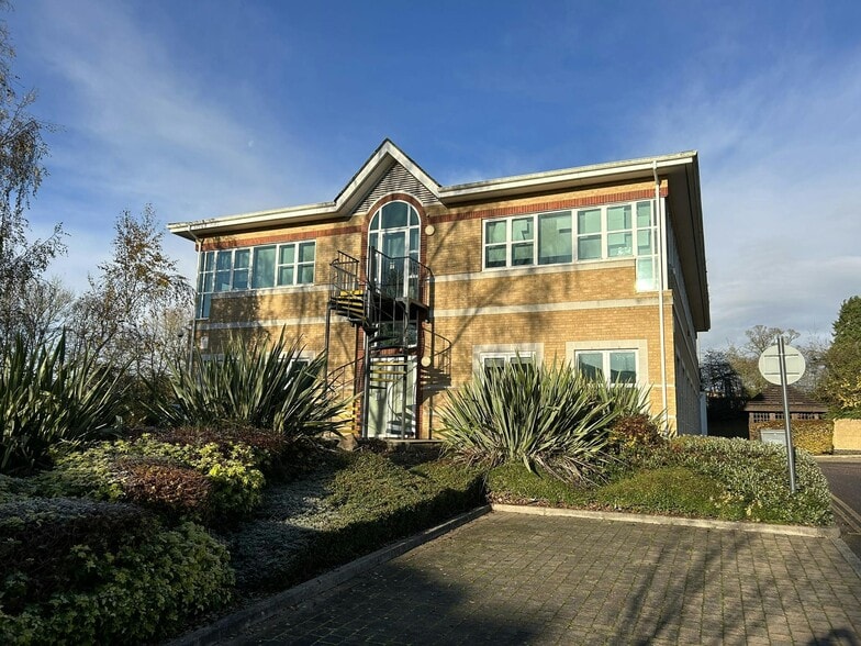 Pincents Ln, Reading en venta - Foto del edificio - Imagen 3 de 12