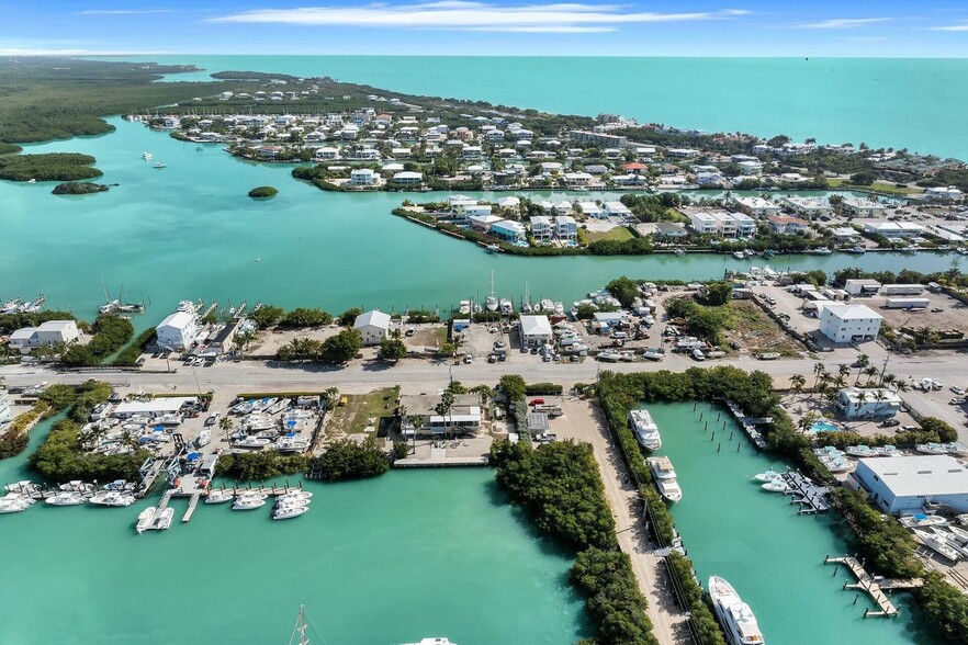 70 Coco Plum Dr, Marathon, FL en venta - Foto del edificio - Imagen 1 de 22