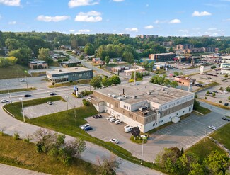 Más detalles de 3330 Rue King O, Sherbrooke, QC - Oficina en venta