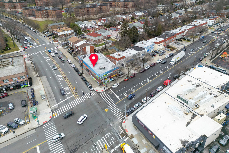 8787 Francis Lewis Blvd, Queens Village, NY en venta - Foto del edificio - Imagen 3 de 12