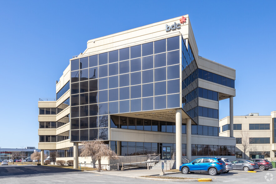 1550 Rue Ampère, Boucherville, QC en alquiler - Foto del edificio - Imagen 2 de 3