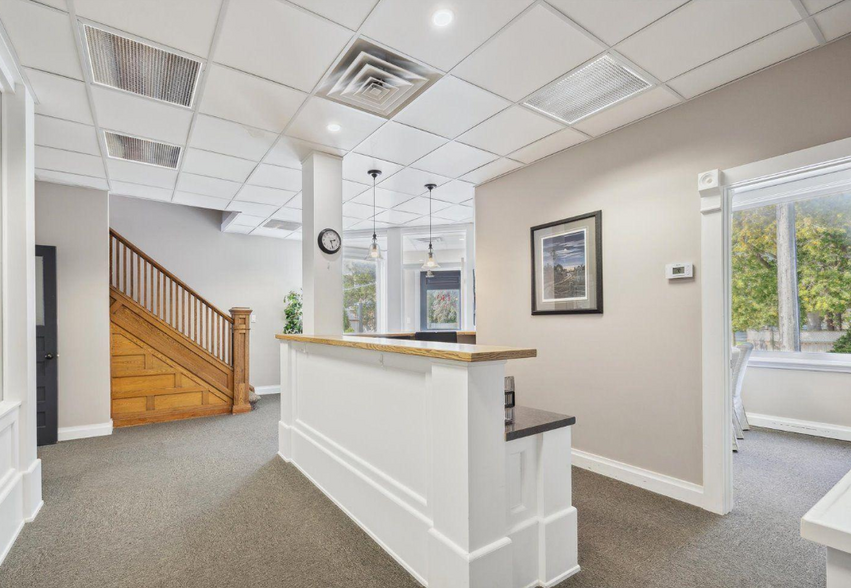 132 William Street North, Kawartha Lakes, ON en venta - Foto del edificio - Imagen 2 de 3