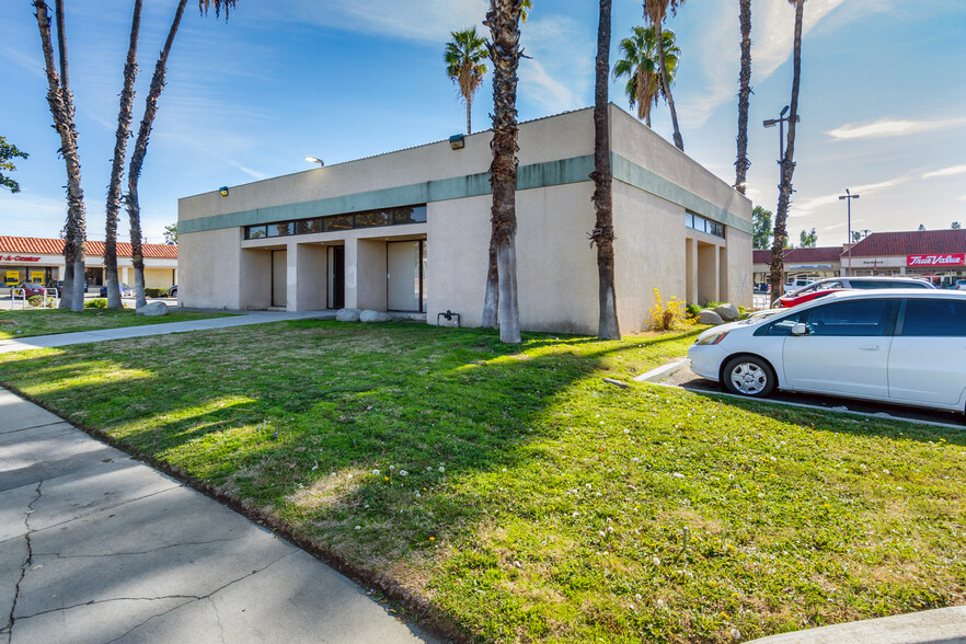 1995 E Florida Ave, Hemet, CA en venta - Foto del edificio - Imagen 3 de 6