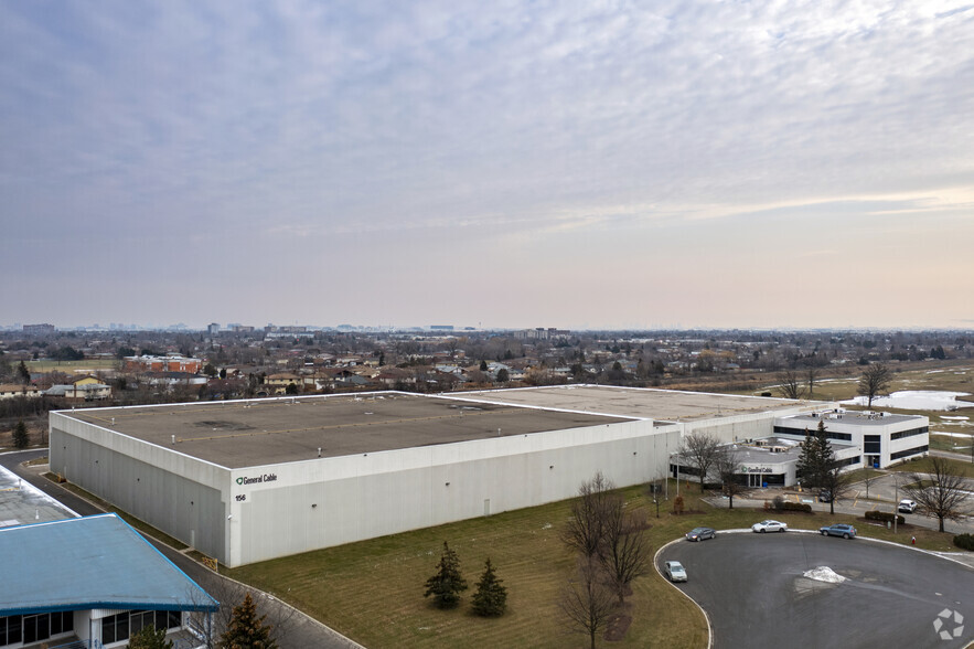 156 Parkshore Dr, Brampton, ON en venta - Foto del edificio - Imagen 2 de 16