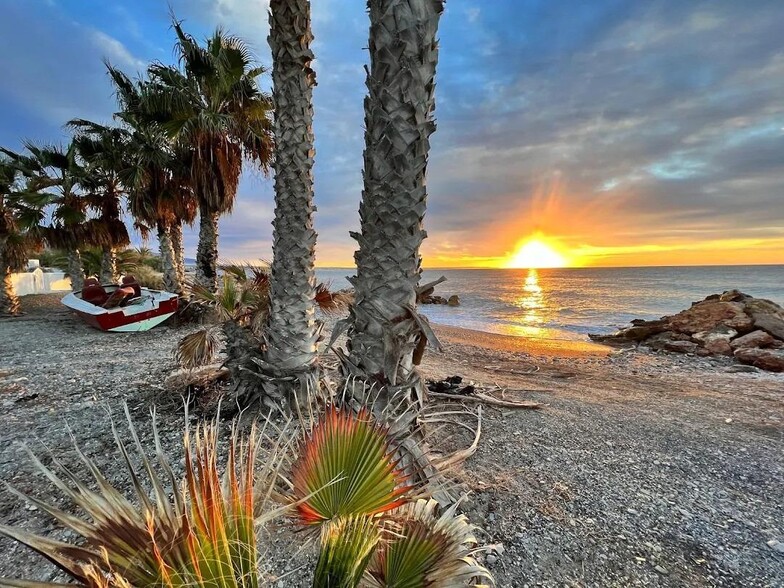 Local en Adra en venta - Foto del edificio - Imagen 1 de 40