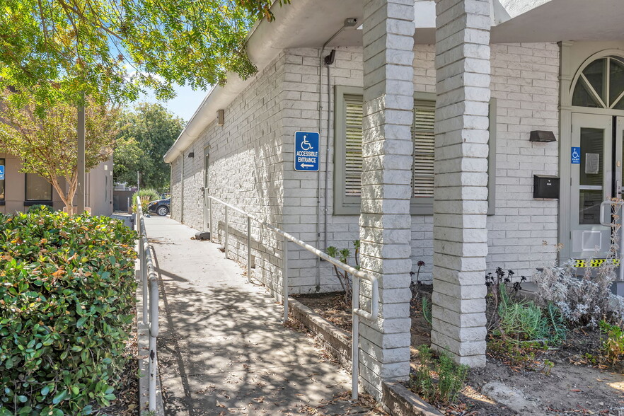 812 Court St, Woodland, CA en venta - Foto del edificio - Imagen 1 de 19