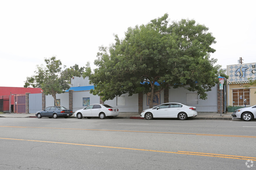 7119 Owensmouth Ave, Canoga Park, CA en alquiler - Foto del edificio - Imagen 2 de 6