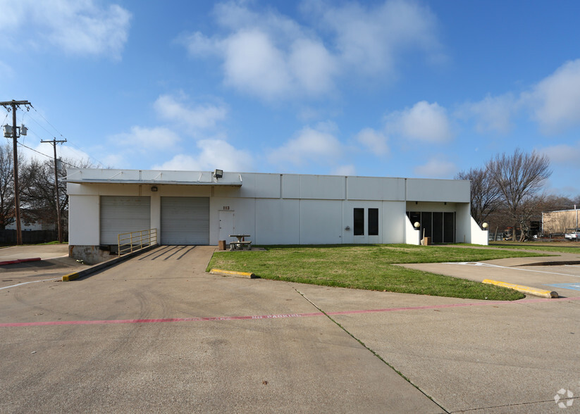 113 NW Hillery St, Burleson, TX en alquiler - Foto del edificio - Imagen 2 de 4