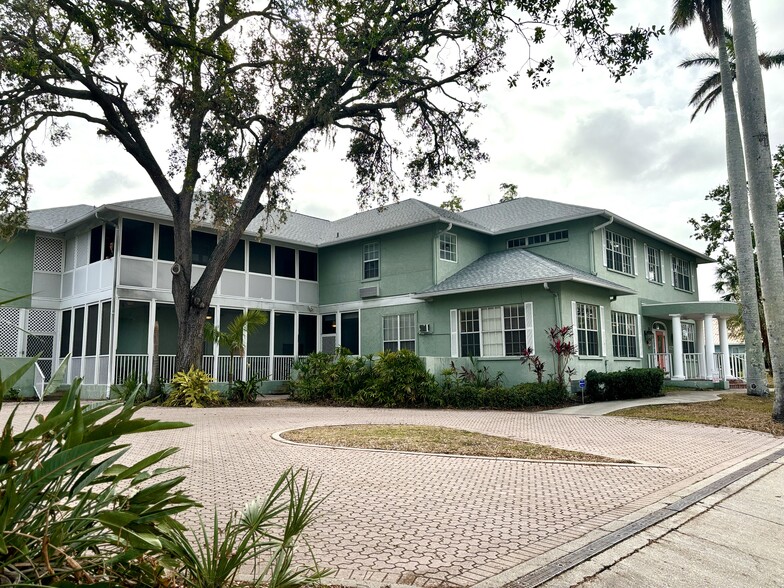 1725 Manatee Ave, Bradenton, FL en venta - Foto del edificio - Imagen 1 de 14