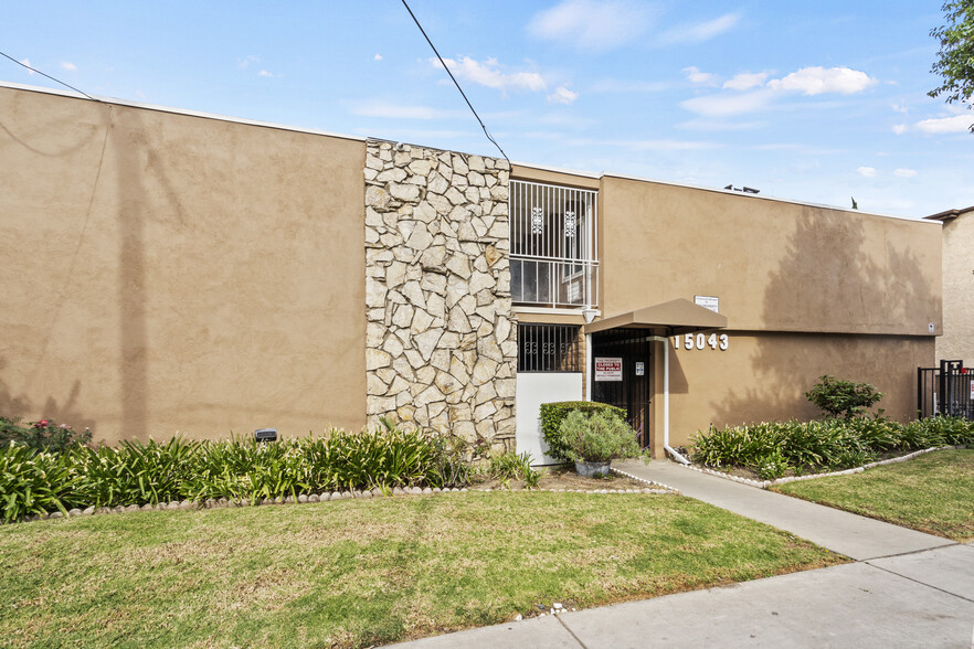 15043 Victory Blvd, Van Nuys, CA en venta - Foto del edificio - Imagen 1 de 10