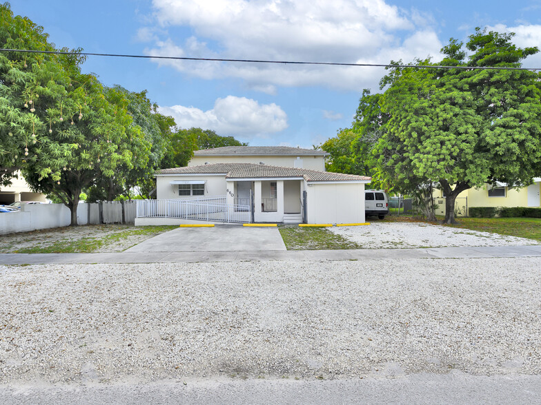 660 Miller Dr, Miami Springs, FL en venta - Foto del edificio - Imagen 3 de 30